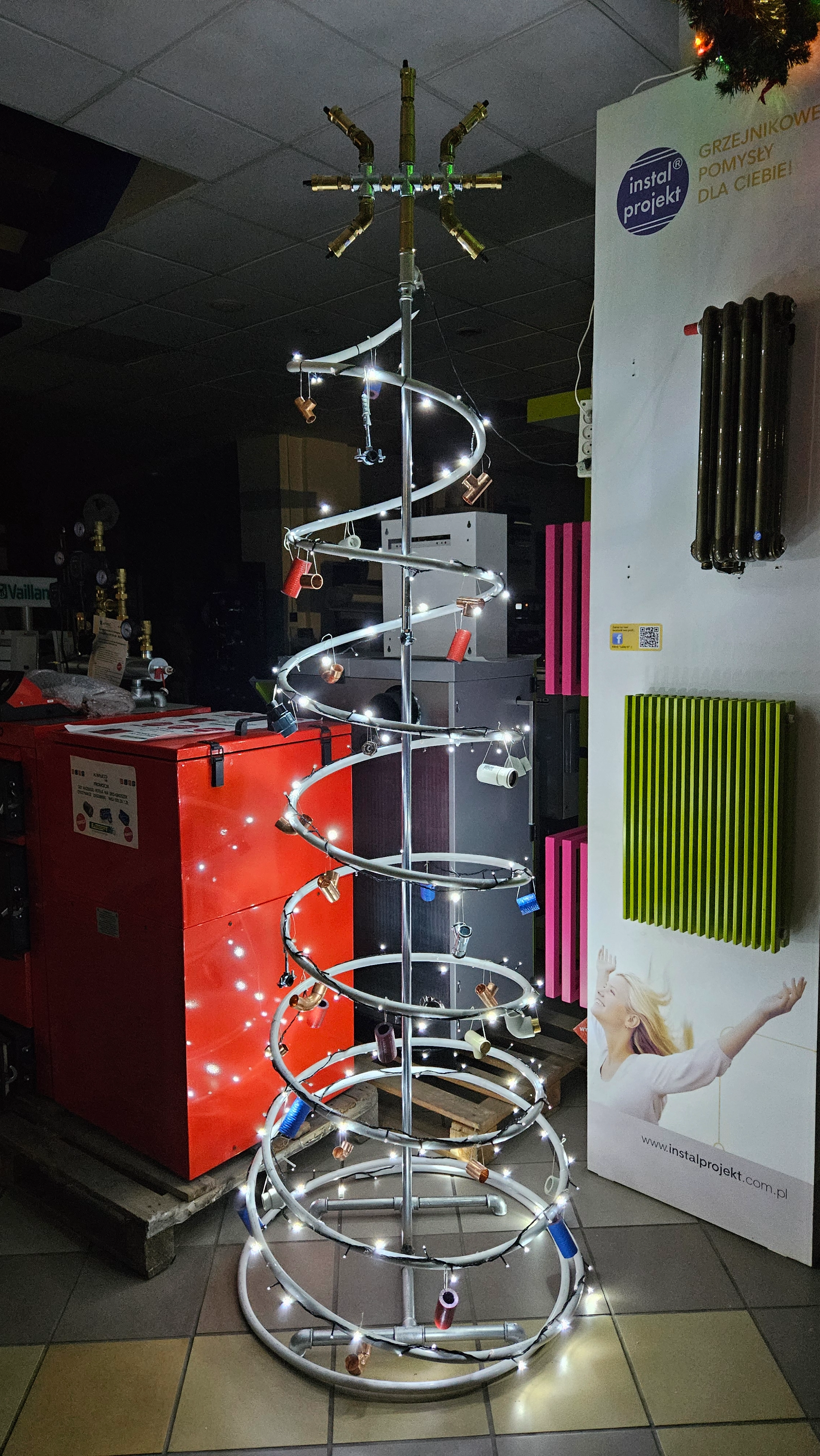 choinka instalacyjna